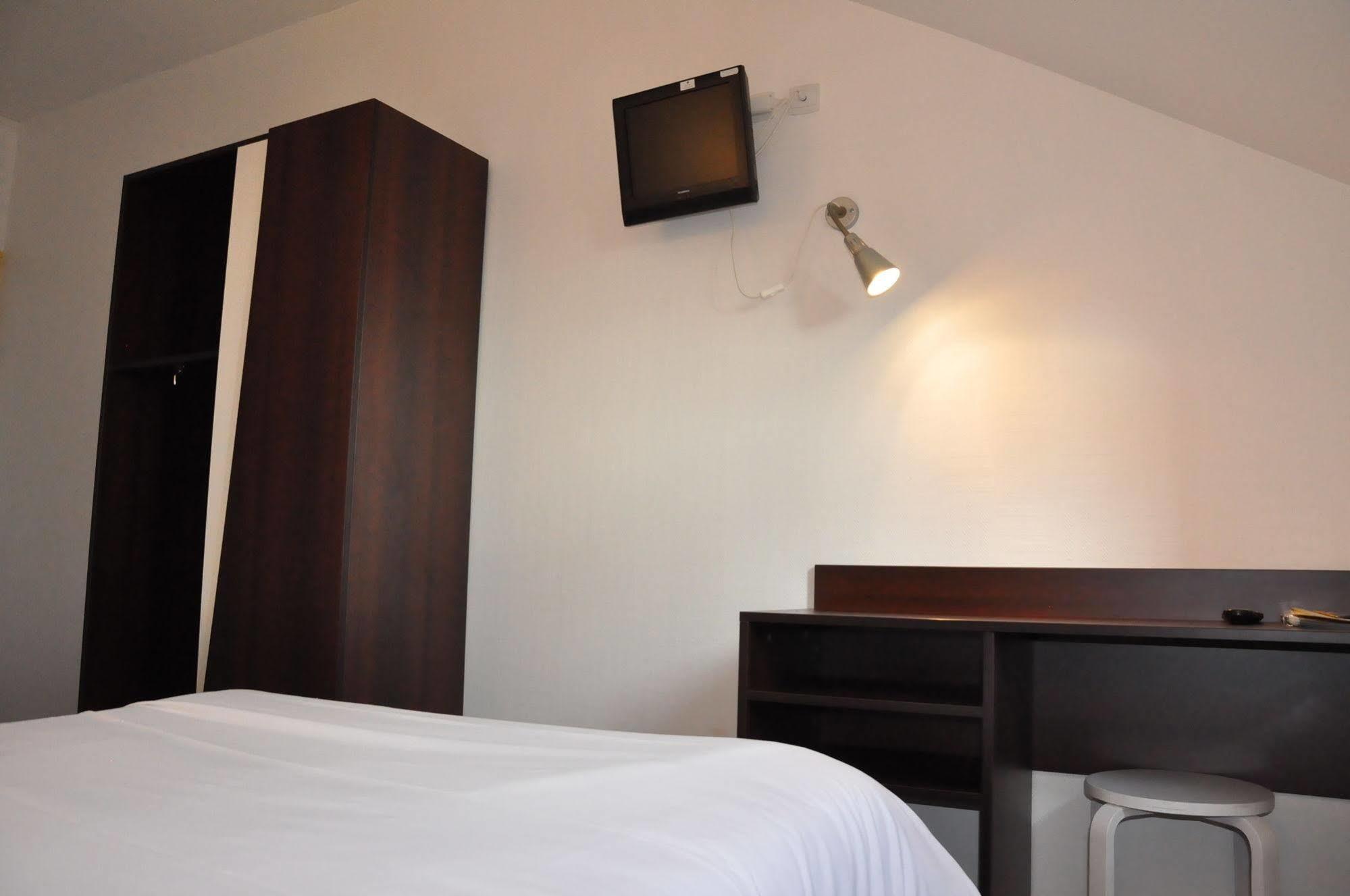 Lorient Hotel - Roazhon Park Ренн Екстер'єр фото